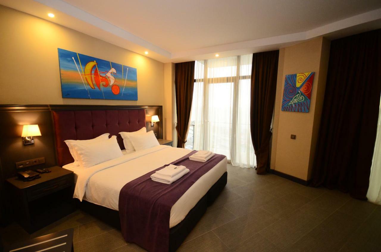 Отель BATUMI PALM Экстерьер фото