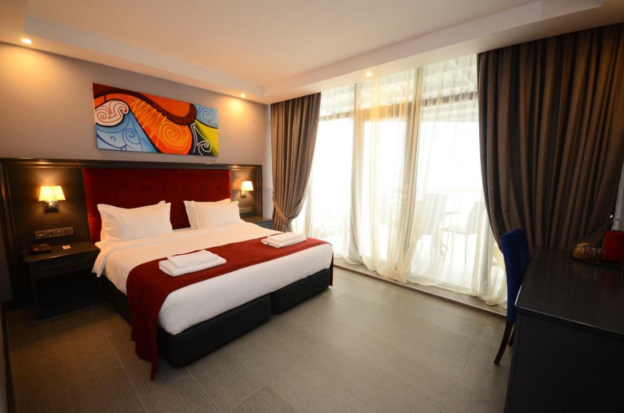 Отель BATUMI PALM Экстерьер фото